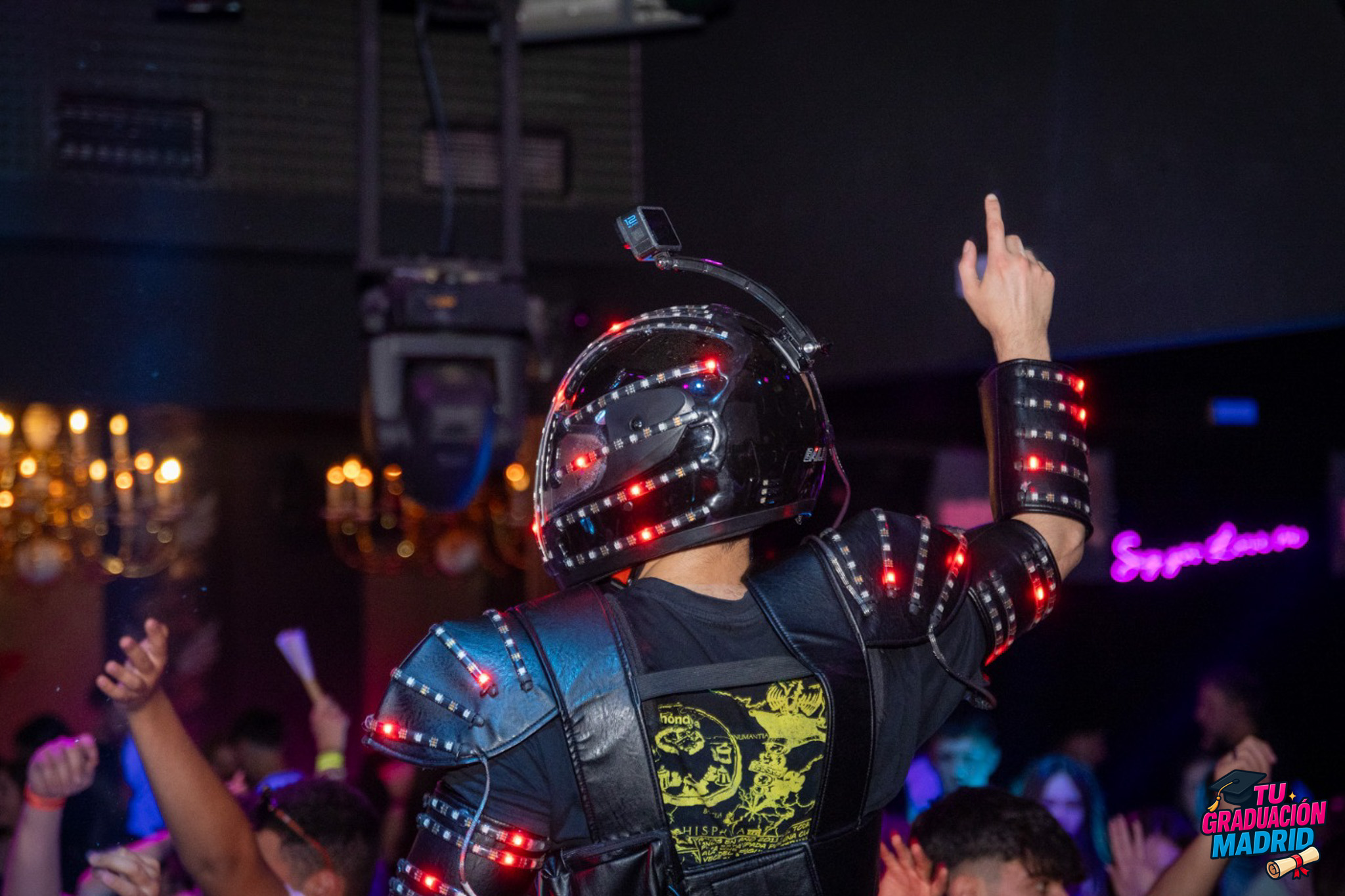 Fiesta de graduación con barra libre y DJ